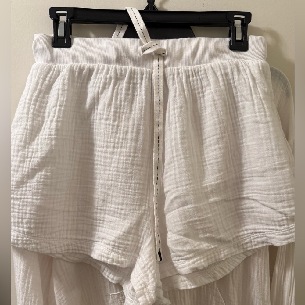 Stateside Crinkle Gauze Hoodie Short Set - Picture 2 of 5